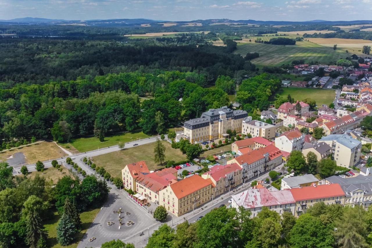 Spa Hotel Centrum Františkovy Lázně Екстериор снимка